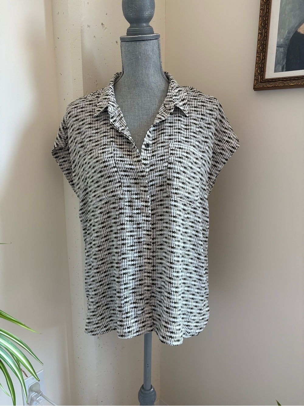 Reitmans Patterned Short Sleeve Collared Top